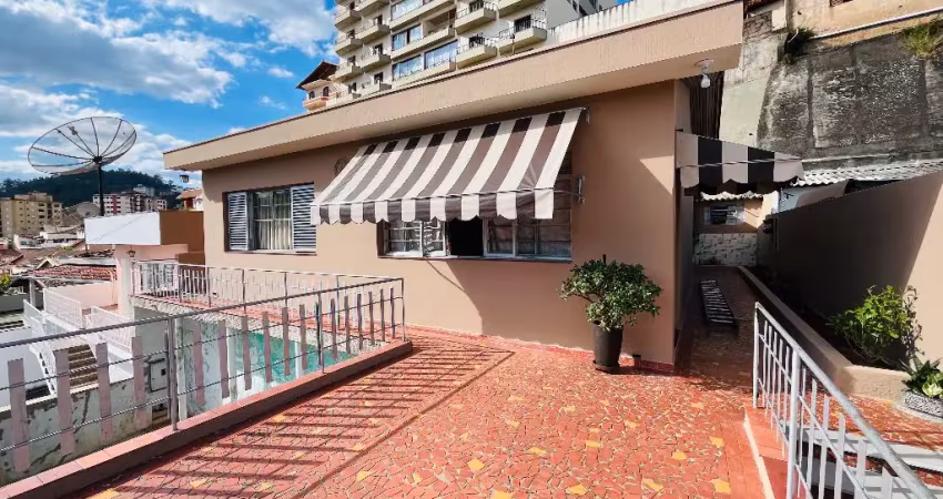 Casa 2 quartos no centro – com edícula e garagem - jardim yara