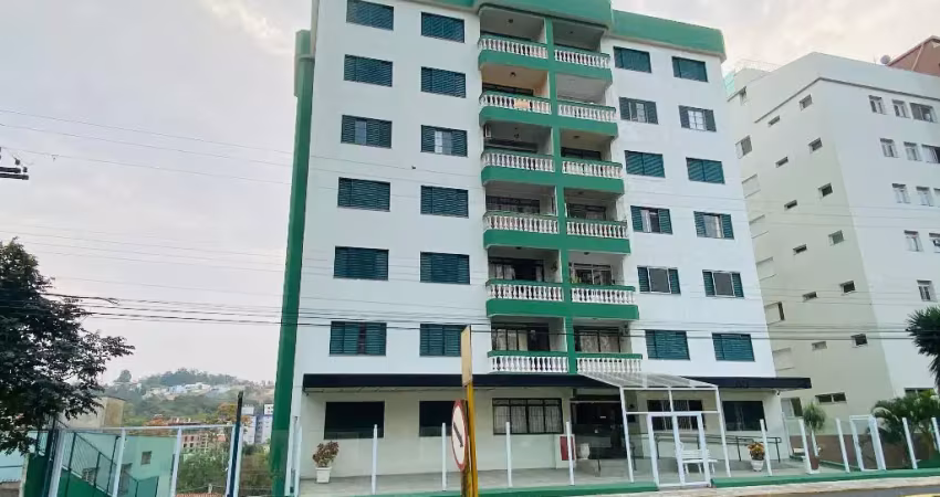 Apartamento amplo com 3 dormitórios, suíte e varanda no residencial ana paula em serra negra – sp!
