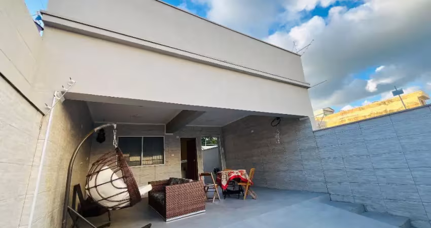 Casa central com 3 dormitórios, suíte, área gourmet e edícula em serra negra – sp!