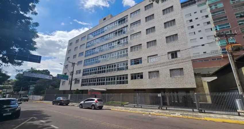 Apartamento central com 3 dormitórios, suíte e vaga em serra negra – sp!