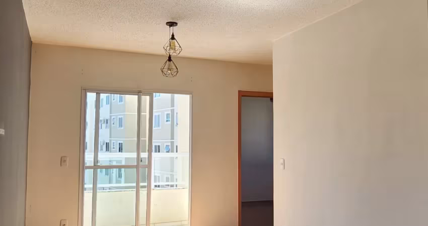 Alugo apartamento com sacada e planejados na cozinha no condomínio chapada das rosas