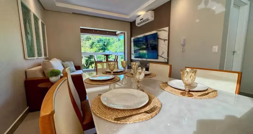 Oportunidade com financiamento direto com proprietário! lindo apartamento mobiliado e decorado, 2 quartos sendo 1 suíte, na praia de palmas para venda
