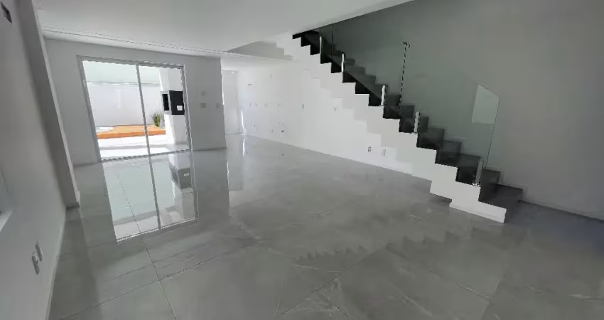 Excelente  sobrado , com  ampla espaço, a localização e uma das melhores