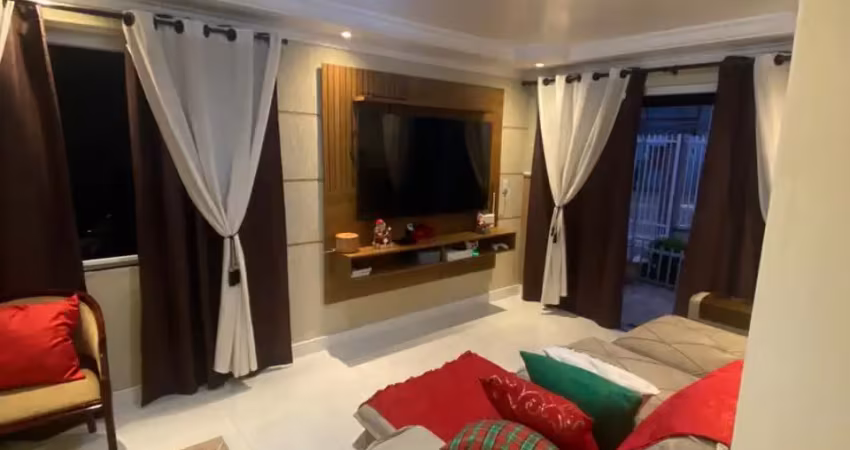 Linda casa, pronta para morar, com excelente acabamento, otimo espaço, com 2 vagas de garagem coberta.