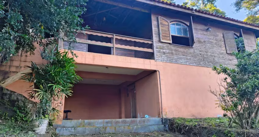 Casa de madeira com quintal e escritório – piraí/rj oportunidade!