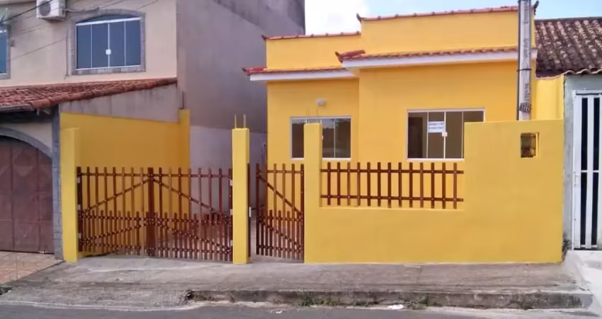 Casa prática e funcional à venda em varjão, piraí – 3 quartos, quintal e vaga de garagem