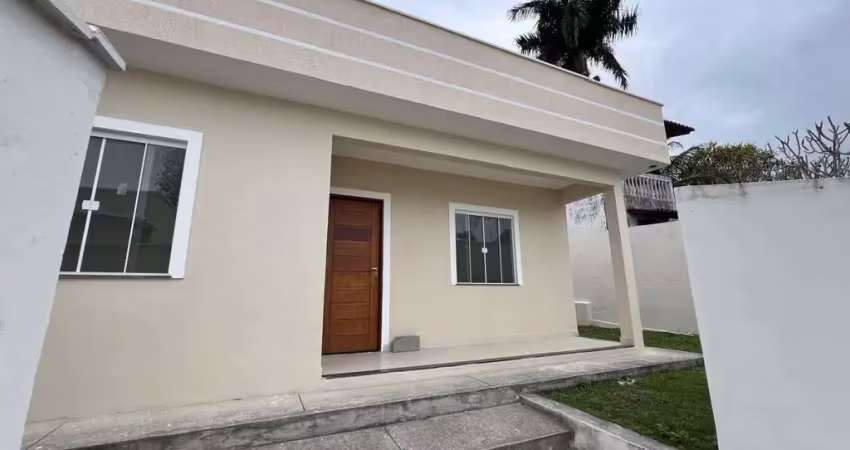 Casa para venda em araruama, coqueiral, 2 dormitórios, 1 suíte, 2 banheiros, 1 vaga