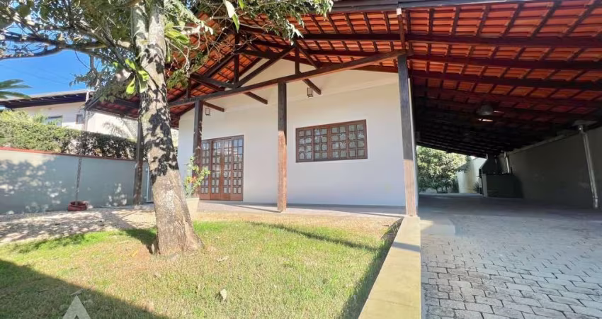 Casa com 3 quartos para alugar na Vila Nova, Blumenau 