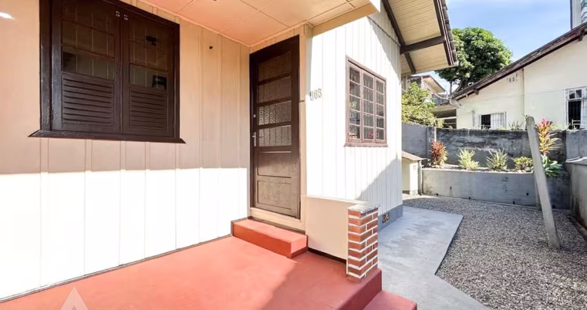 Casa com 3 quartos para alugar no Velha, Blumenau 