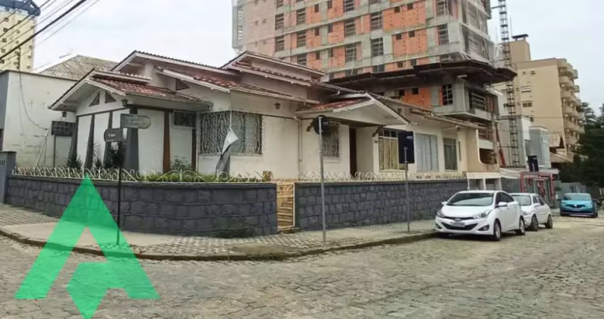 Casa com 10 quartos para alugar no Victor Konder, Blumenau 
