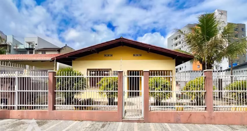 Casa com 4 quartos para alugar no Garcia, Blumenau 