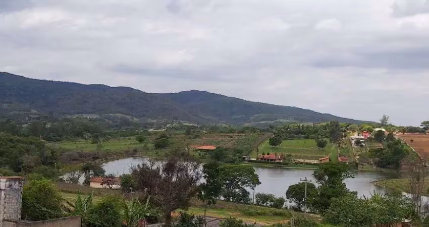 Fazenda/sítio/chácara para venda possui 310 metros quadrados com 4 quartos