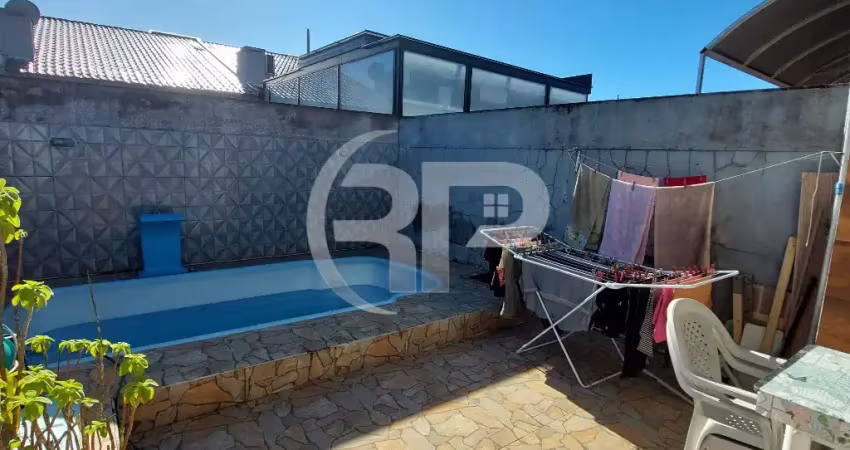 Casa com piscina no litotal do paraná, casa com suíte e muito confortável
