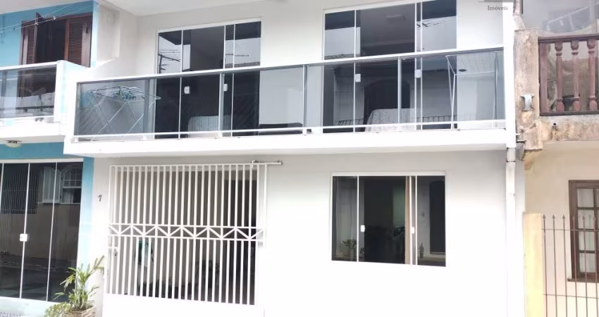 Sobrado 2 ou  3 quartos - Próximo de Tudo no Xaxim.. Havan
