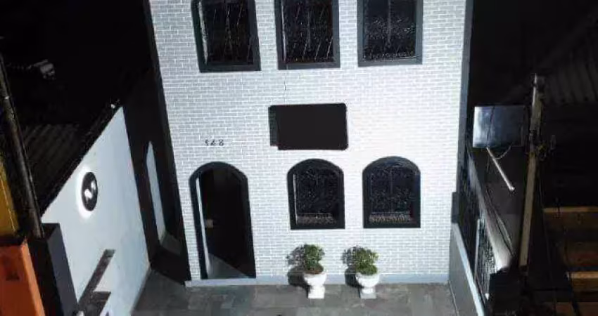 Sobrado comercial, 160 m², c/ 10 salas, 3 banhs, 1 coz. próximo ao largo da matriz