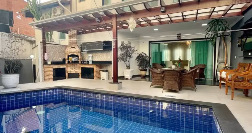 Lindo sobrado a venda 3 suítes 7 vagas de garagem com piscina na vila rosália