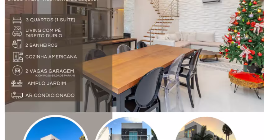 Casa moderna em condomínio, living  com pé direito duplo, 3 quartos, ensolarado, de esquina