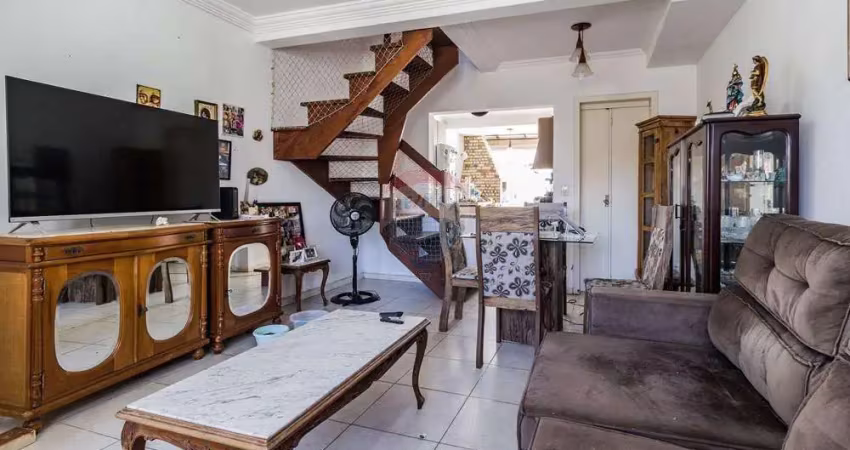 Casa com 2 quartos à venda na Rua Heitor Kramer, 324, Guarujá, Porto Alegre