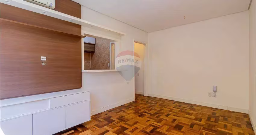 Apartamentoa venda de 1 dormitório, 42 m, vaga e elevador no coração do menino deus : r$ 310.000,00