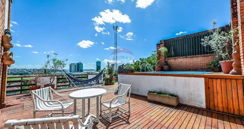 Cobertura estilo casa com 234m² no bairro cristal - vista perene para o rio guaiba!