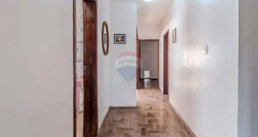 Casa com 6 dormitórios e 3 banheiros á venda , 210m² por r$698.000,00
