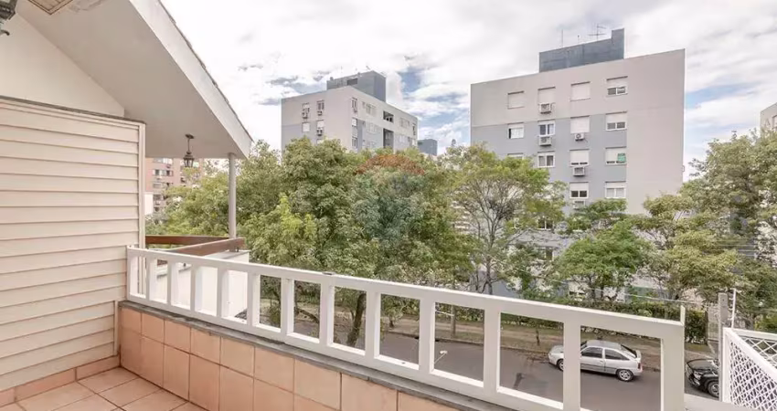 Casa com 3 quartos à venda na Rua Cananéia, 340, Chácara das Pedras, Porto Alegre