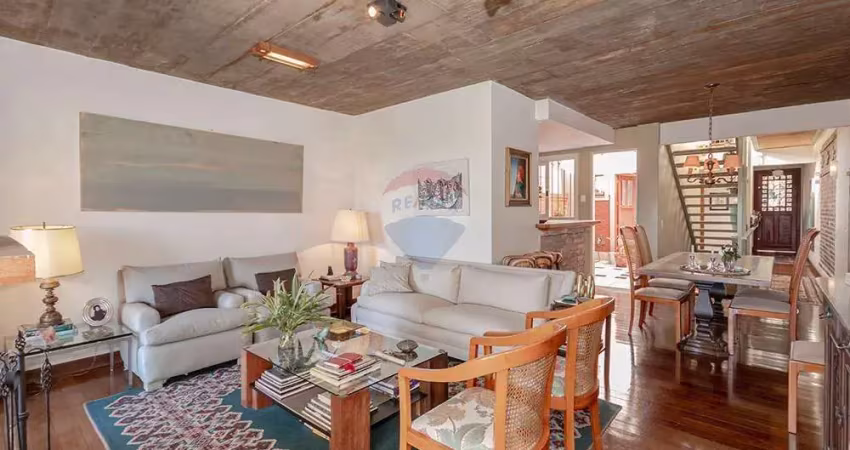 Casa com 3 quartos à venda na Avenida General Barreto Viana, 618, Chácara das Pedras, Porto Alegre