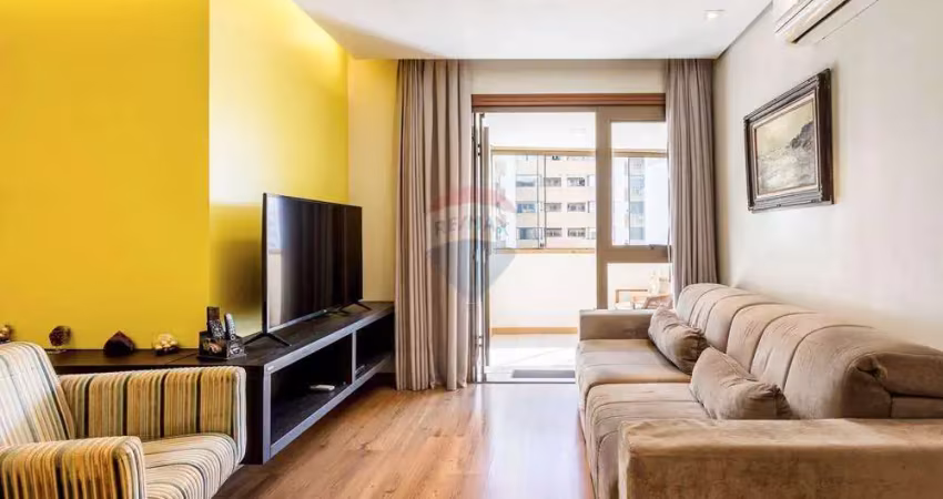Um verdadeiro refúgio urbano à venda - apartamento no menino deus -mobiliado - 3 dormitórios/suíte -92 metros - 1 vaga -infraestrutura: r$ 899.000.00