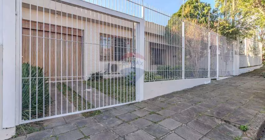 Casa com 3 quartos à venda na Rua Magalhães Calvet, 160, Sarandi, Porto Alegre