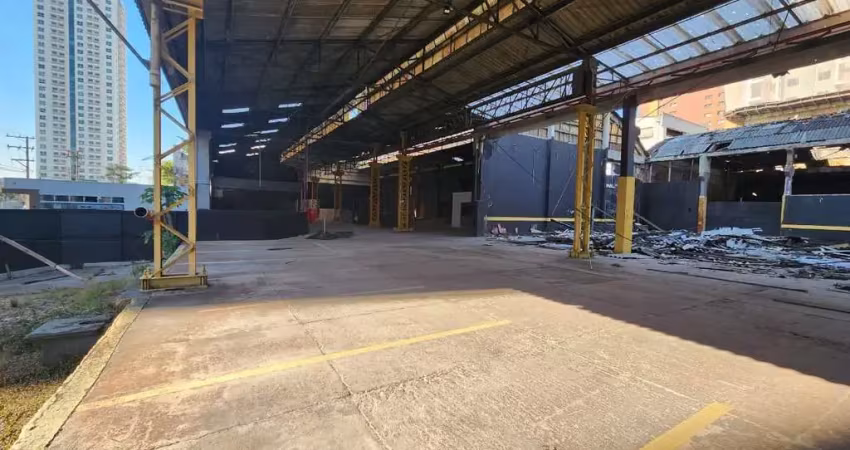 Terreno à venda na Avenida Industrial, 1275, Jardim, Santo André