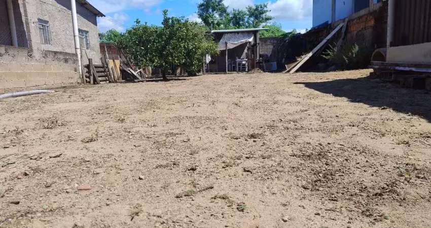 Terreno à venda na Praia da Enseada, São Sebastião 