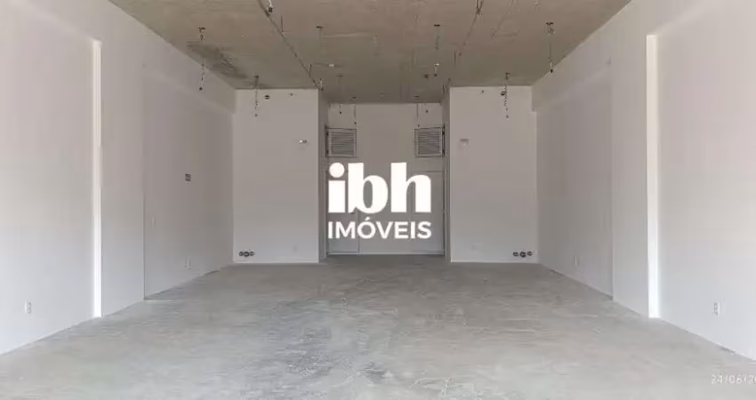 Loja de 53,05m² no edifícios conartes tower no vale do sereno.
