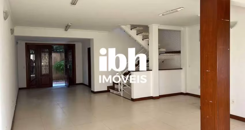 Casa com 3 quartos para alugar no Belvedere, Belo Horizonte 