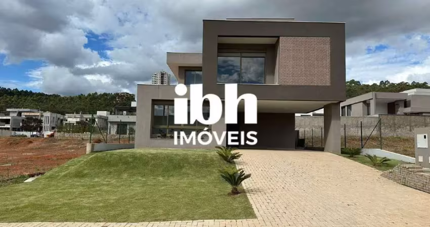 Casa residencial 3 pavimentos , 3 súites ,4 vagas , 390m² costa laguna
