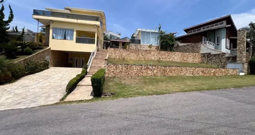 Excelente sobrado com 3 quartos sendo 1 suíte máster