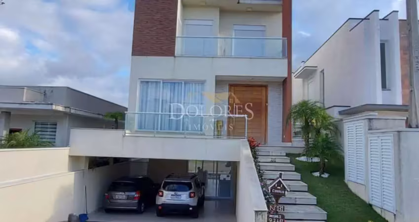 Belíssimo sobrado com 3 suítes uma delas com closet e hidro