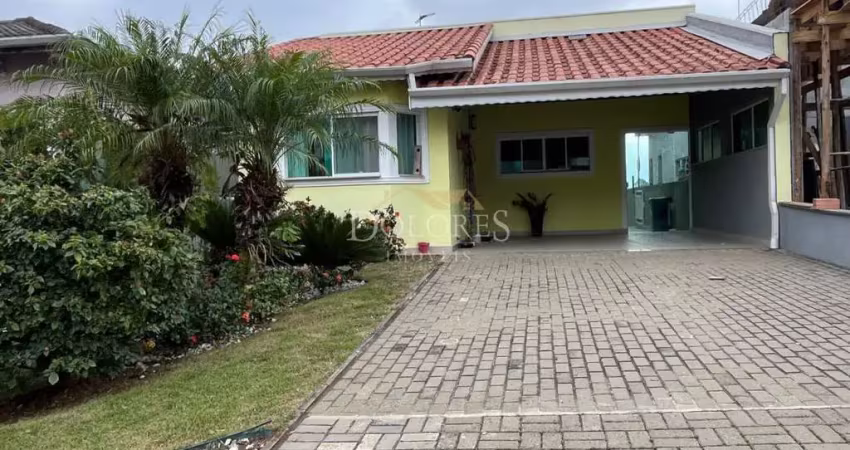 Bela casa com 3 dormitórios sendo 2 suítes no condomínio aruã brisas em mogi das cruzes.