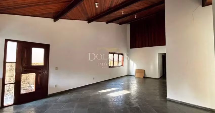 Casa térrea 3 dormitórios sendo 1 suíte no condomínio aruã em mogi das cruzes.