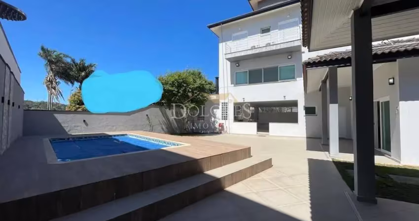 Belo sobrado c/ spa e hidromassagem e piscina aquecidade no condomínio aruã lagos em mogi das cruzes