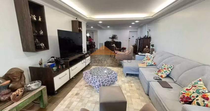 Espaçoso apartamento em boa viagem,230m,4 quartos,vista mar,2 vagas,10 passos da praia.