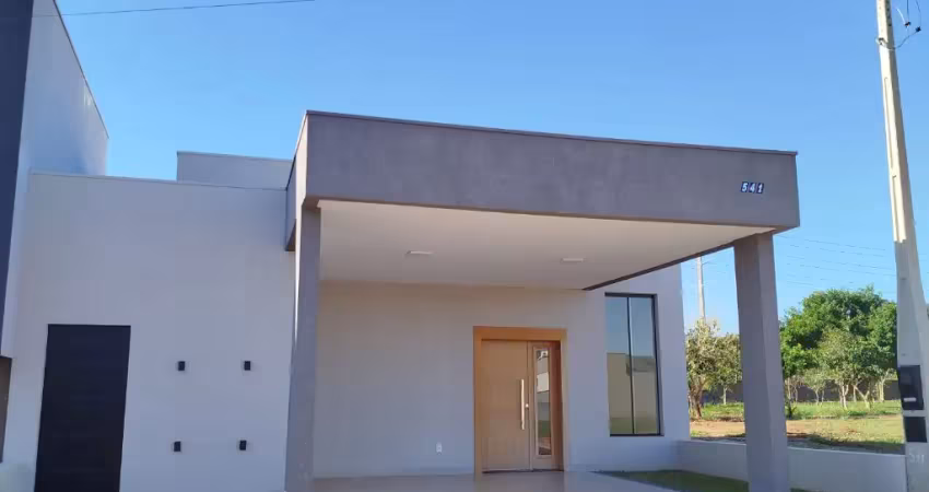 Linda casa com piscina a venda no condomínio laranjeiras em araçatuba