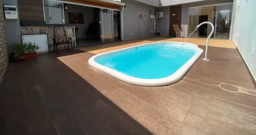 Vendo linda casa com piscina no bairro umuarama em araçatuba sp