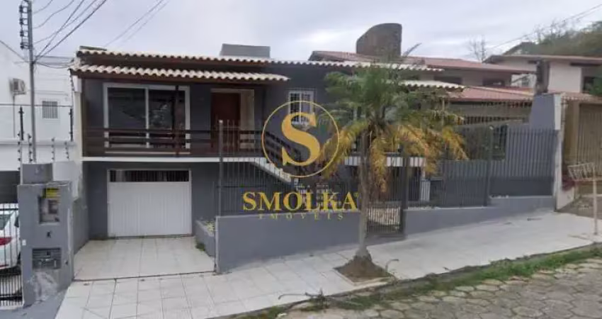Casa em condomínio fechado com 5 quartos à venda na Rua Luiz Pasteur, Trindade, Florianópolis