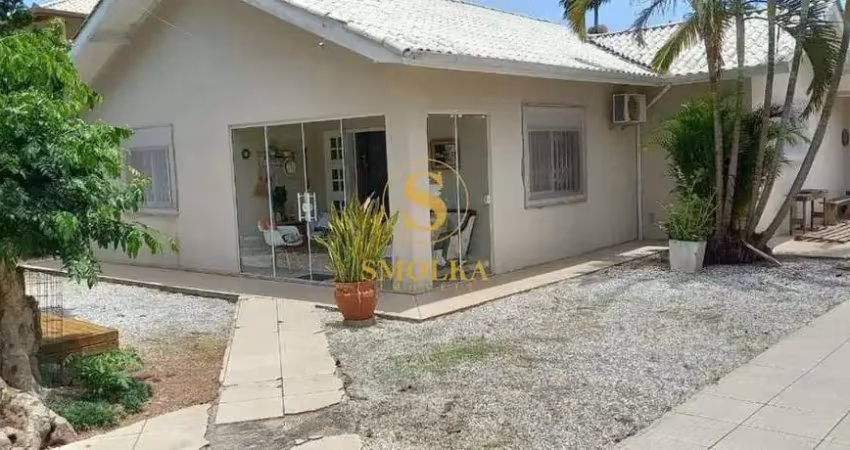 Casa em condomínio fechado com 3 quartos à venda na Rodovia Gilson da Costa Xavier, Sambaqui, Florianópolis