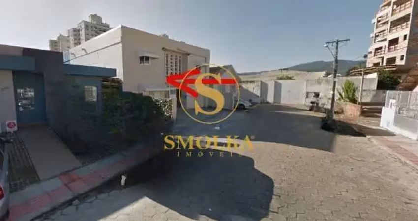 Prédio com 18 salas à venda na Rua Cônego Bernardo, Trindade, Florianópolis
