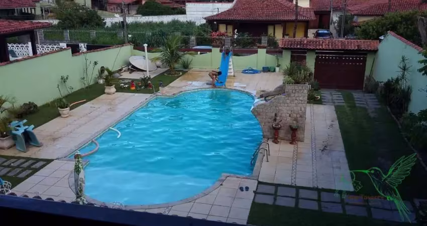 Casa com 4 quartos à venda na Rua Nilza Antunes, 175, Bananeiras, Araruama