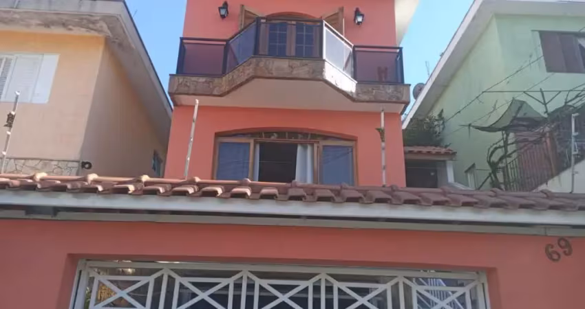 Sobrado ao lado do horto florestal com 3 quartos e 4 banheiros à venda com 130 mt²
