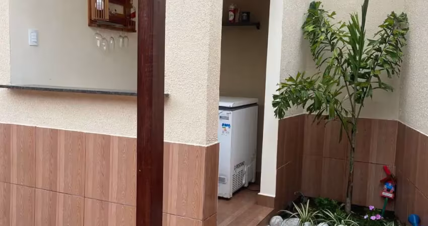 R$ 350 mil - tinguá (centro) ni - casa 03 quartos sendo 01 suíte - somente a vista - não aceita financiamento bancário.