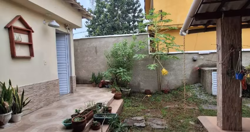 R$ 480 mil - posse - 300m2 casa e loja - 02 quartos - somente à vista - não aceita financiamento bancário.