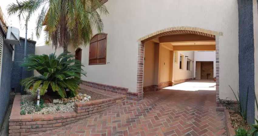 Casa com 3 quartos para alugar na Santa Amélia, Belo Horizonte 